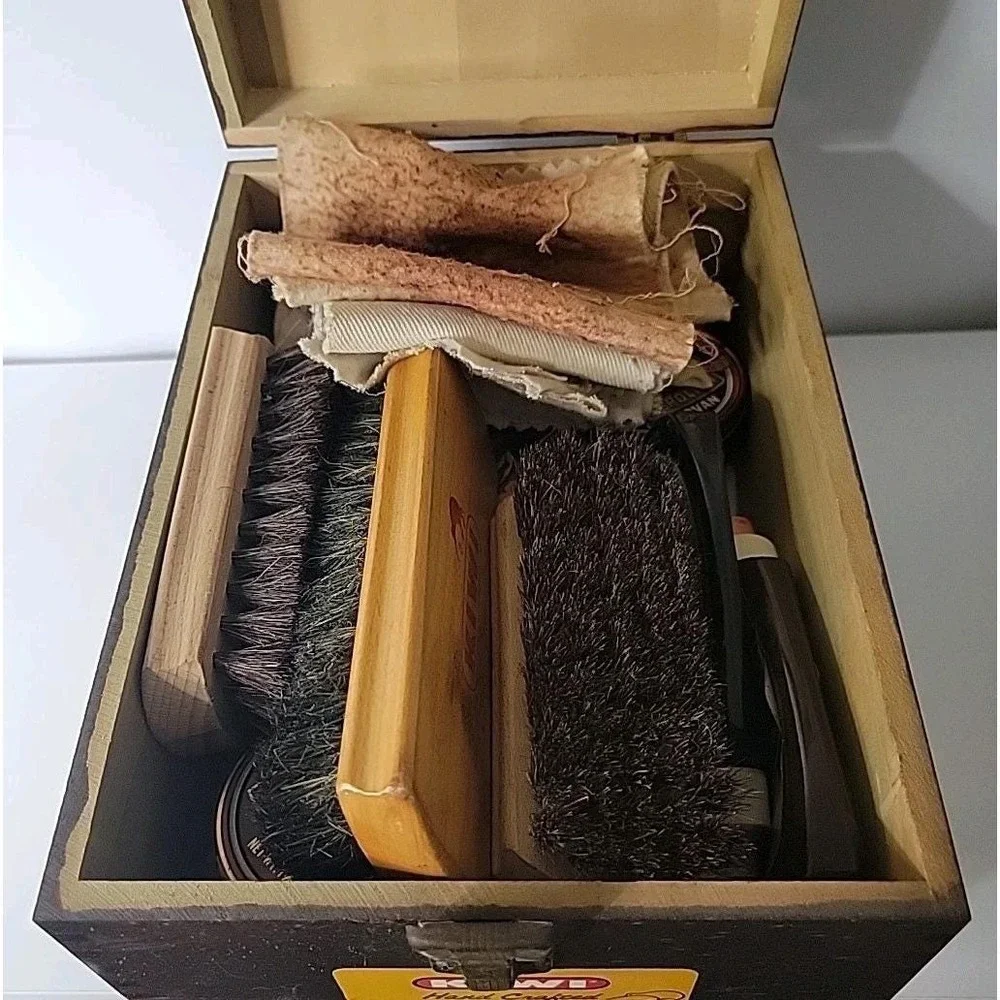 Vintage Kiwi Hand Crafted Shoe Groomer Kit